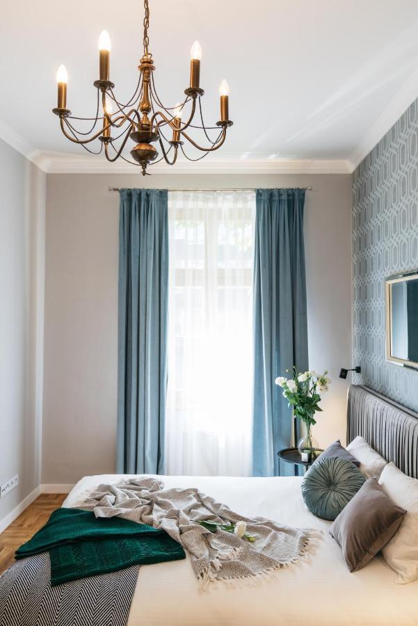 Papillon - Loftaffair Apartment *